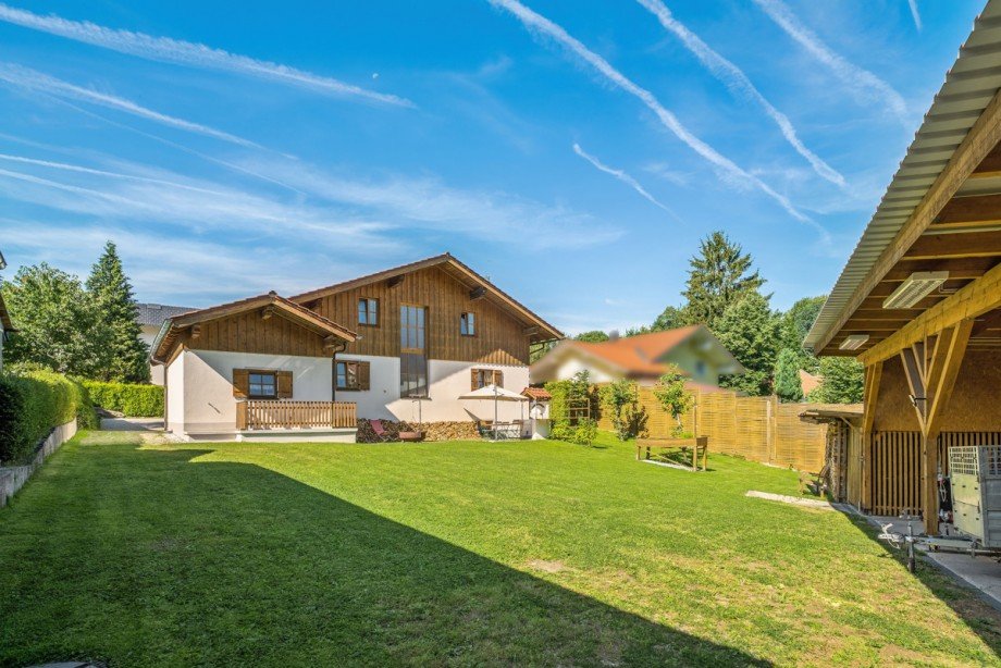Hinteransicht Einfamilienhaus Grafling