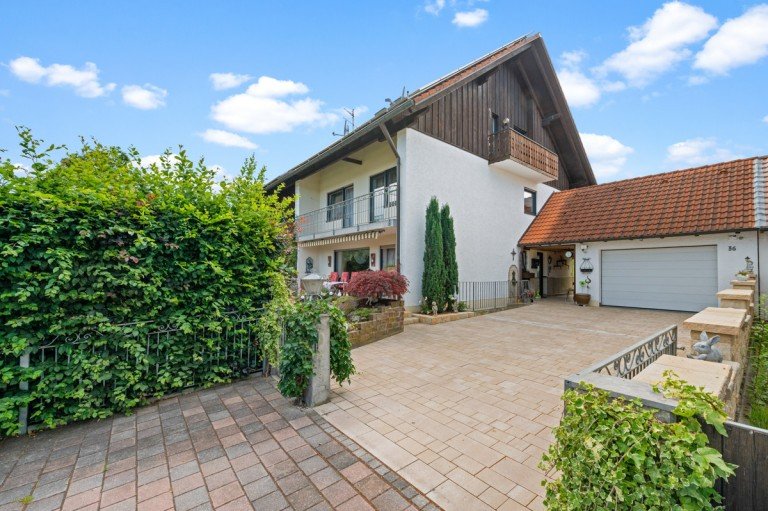 Au�enansicht Langenbach Doppelhaush�lfte Gro�z�gig und Gem�tlich: Familienfreundliches Platzwunder in bester Lage von Langenbach