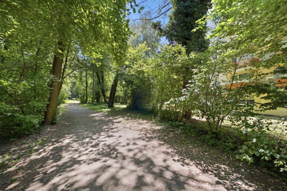 Park hinter dem Haus Etagenwohnung M�nchen