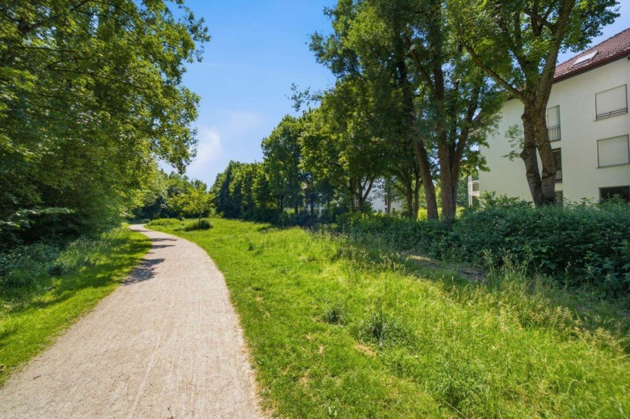 Park hinter dem Haus Etagenwohnung M�nchen