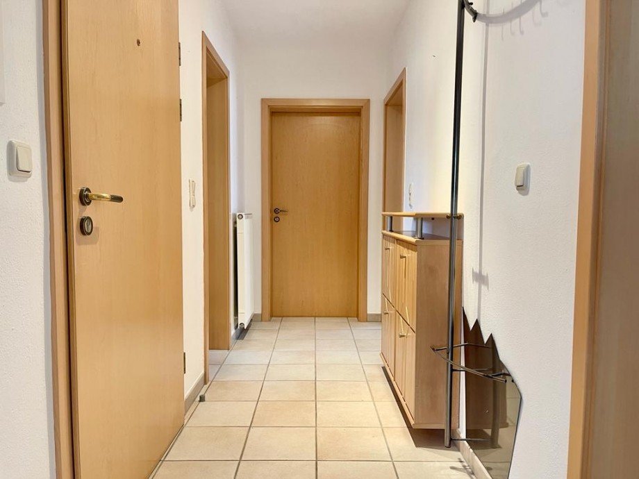 Gang Erdgeschosswohnung Plattling / Ringkofen