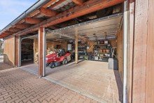 Garage Nat�rlich wohnen | Neuwertiges Einfamilienhaus in Holzbauweise und weitl�ufigem Grundst�ck