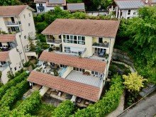 Vogelperspektive Traumhaft Wohnen | Gr�ne Oase in der Stadt: 3-ZI-Wohnung in idyllischer Wohnanlage mit XXL Terrasse