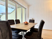 Esstisch Traumhaft Wohnen | Gr�ne Oase in der Stadt: 3-ZI-Wohnung in idyllischer Wohnanlage mit XXL Terrasse