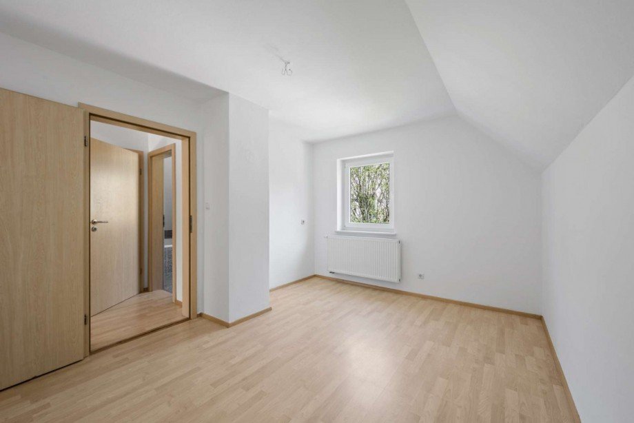 Schlafzimmer 3 OG Einfamilienhaus Deggendorf