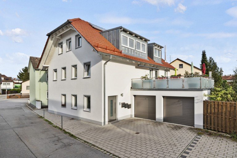 Hauptansicht Plattling Etagenwohnung RESERVIERT: 4-Zi-Wohnung mit XXL Terrasse f�r Familien und Platzliebhaber